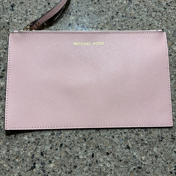 Michael Kors wristlet Large - Picture 2 of 7